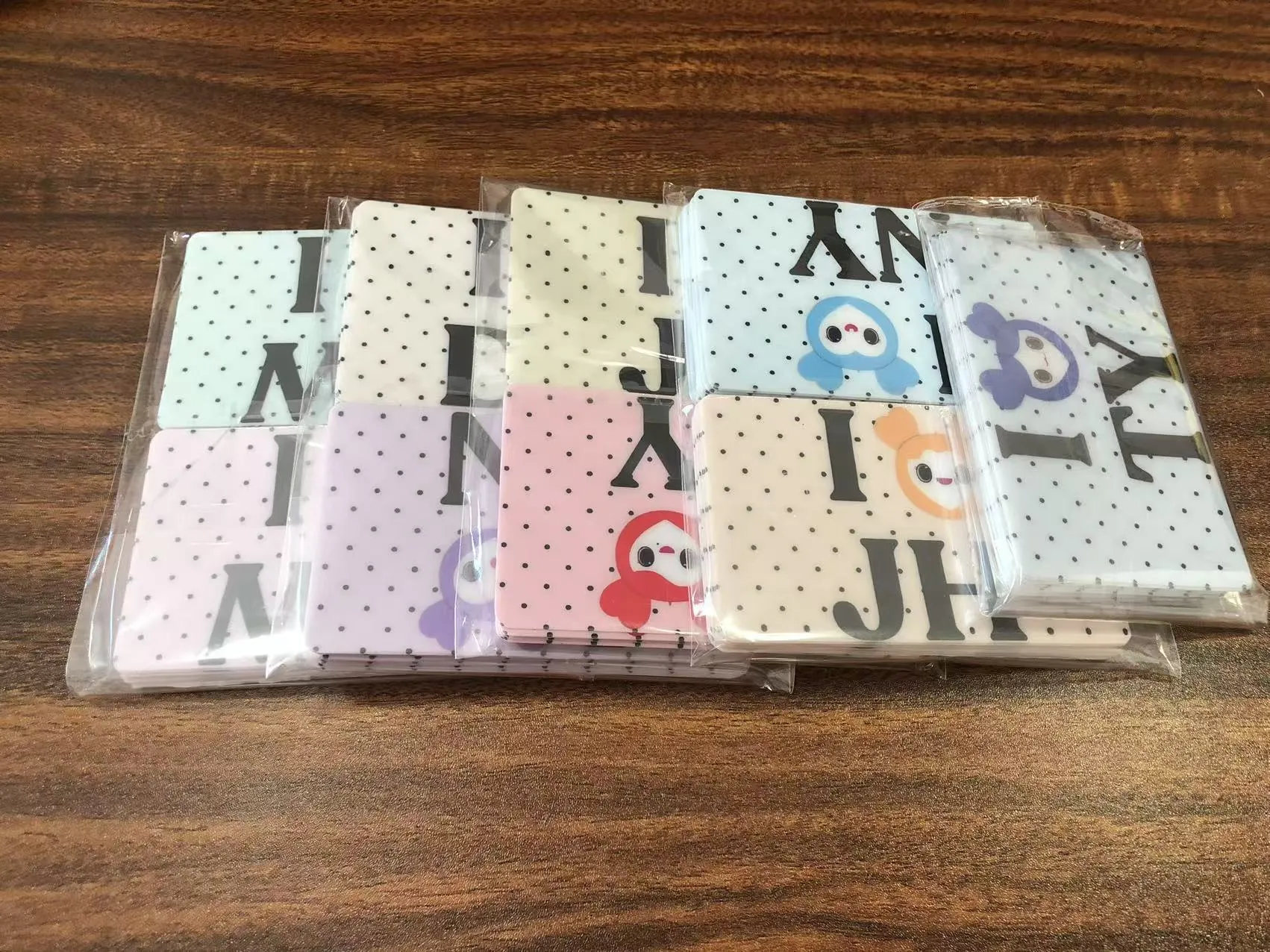 JOJO Pack saadab USA klientidele krediitkaardikaane kleebised