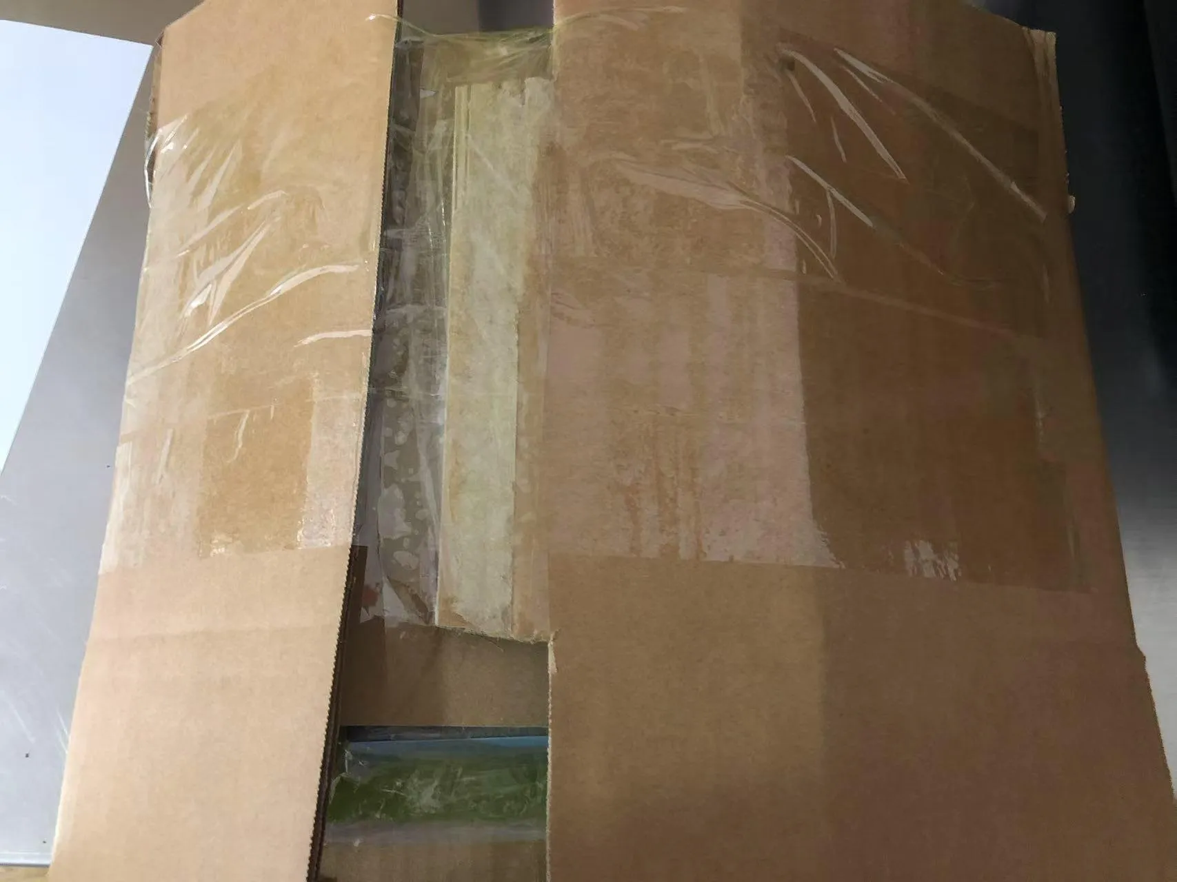 Kaasaskantavate laste kleebisteraamatute Ugandasse saatmise edenemine