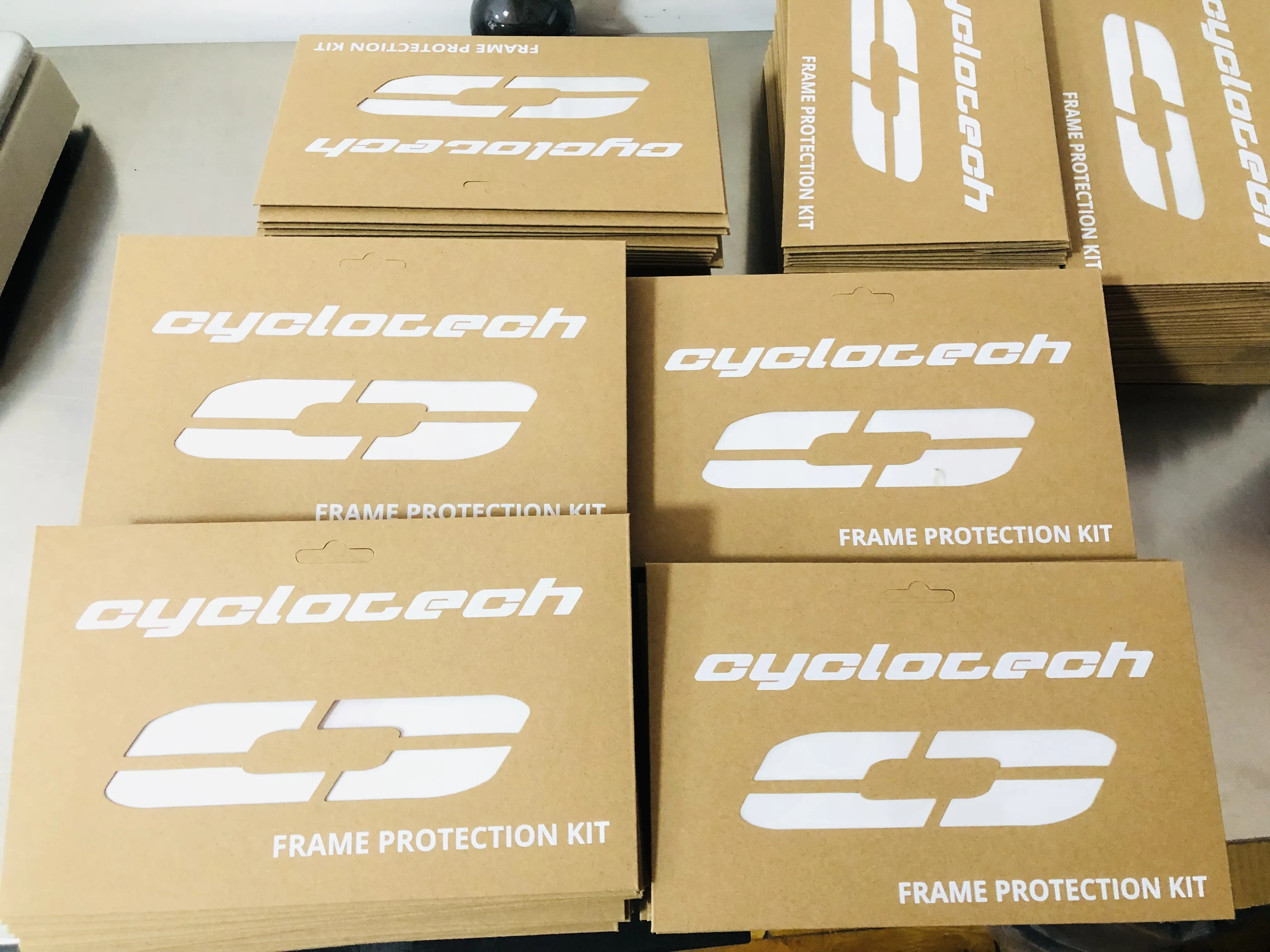 Jalgrattaraami kleebised tarnitakse nüüd Hollandisse