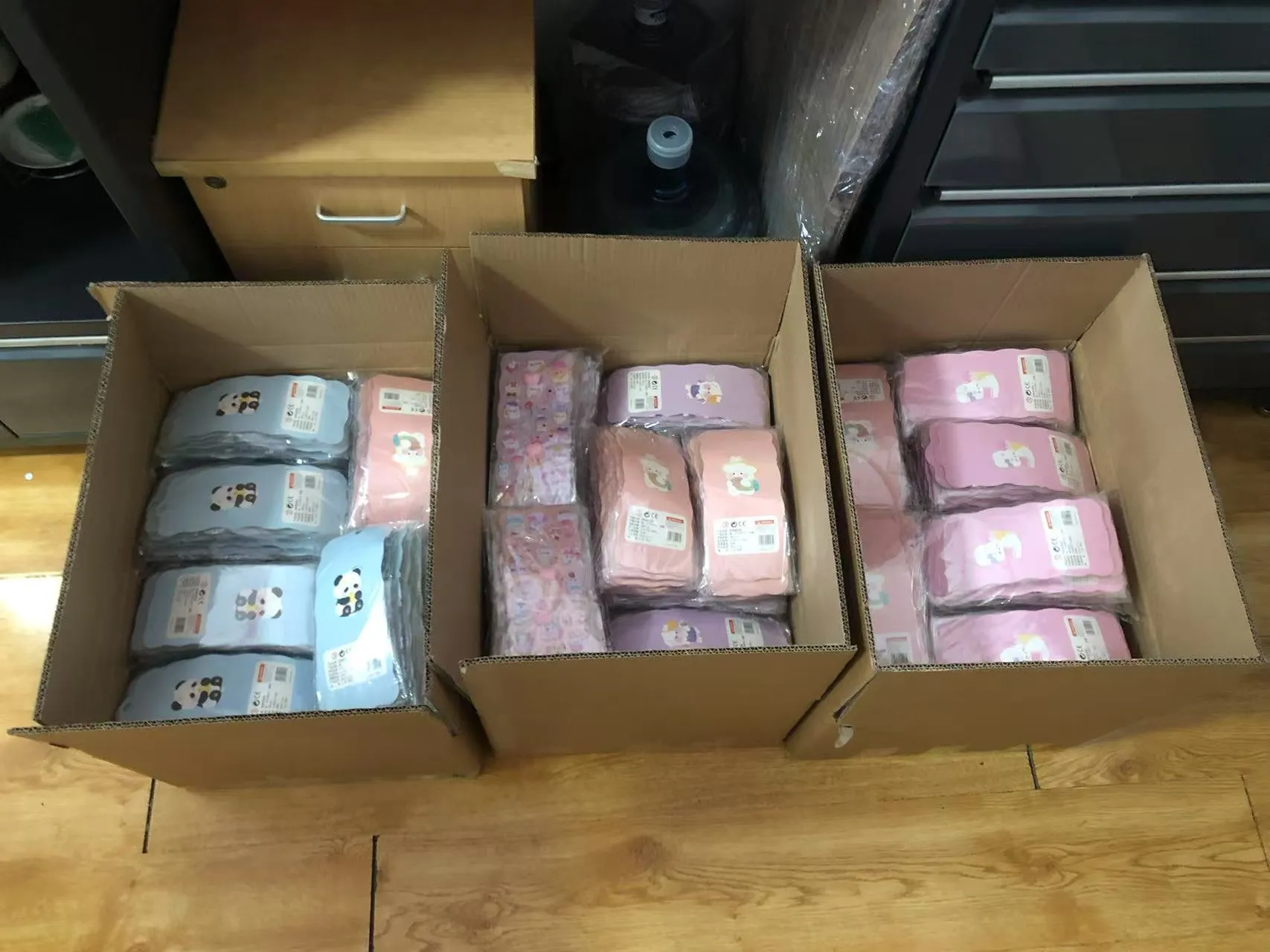 Kas teile meeldivad pigistatavad tagumikukujulised kleebised?